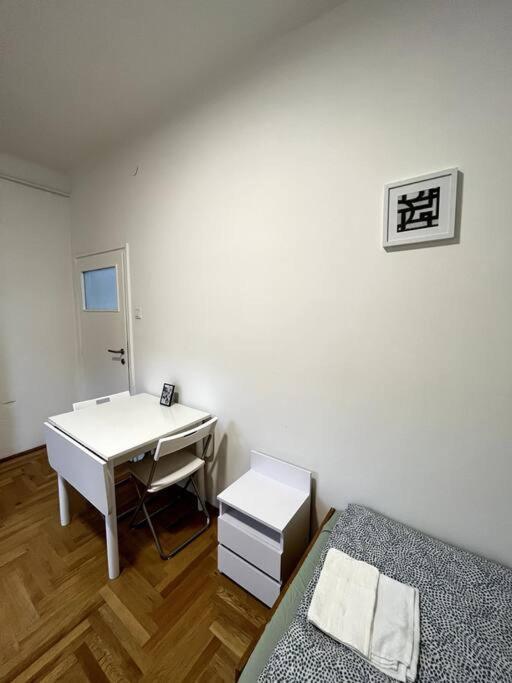 Ferienwohnung Hangulatos Lakas Budapest Zold Ovezeteben Exterior foto